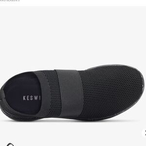 KESWI Women's Black Speckled Athletic Slip On Uniform Shoes, Size 7, NWT